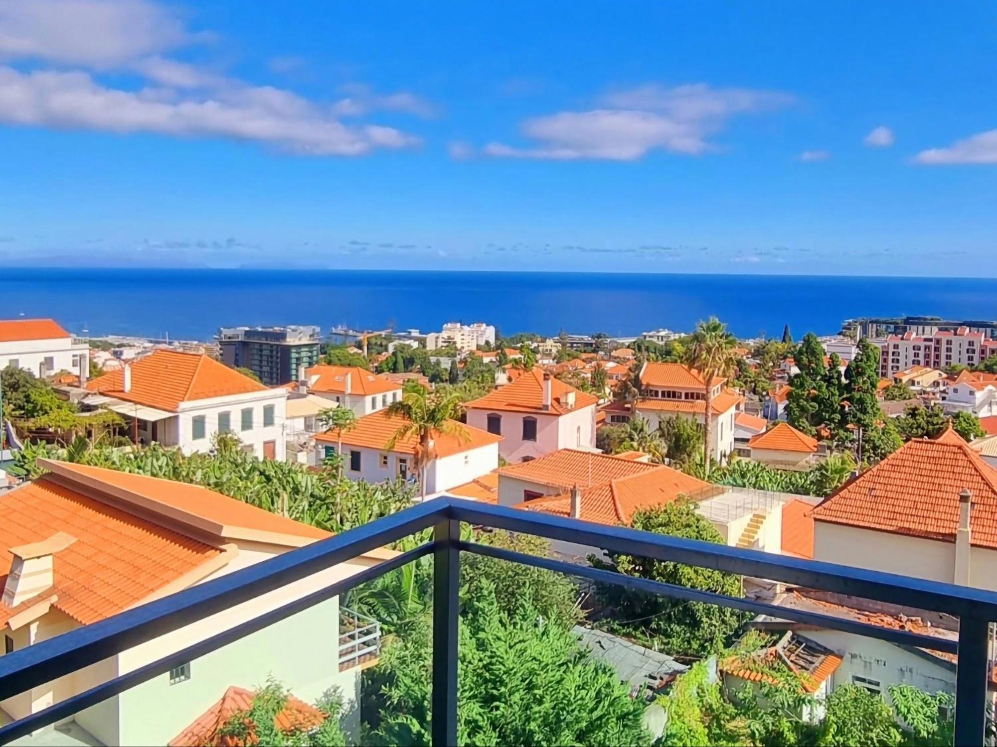 Big Apartment With Ocean Views, Ideal For Groups Фуншал Экстерьер фото
